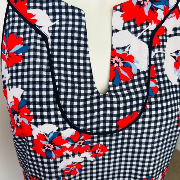 Crown & Ivy Sleeveless Floral Shift Dress w/ Ruffle-Trimmed Split Neckline Sz M - Picture 3 of 11